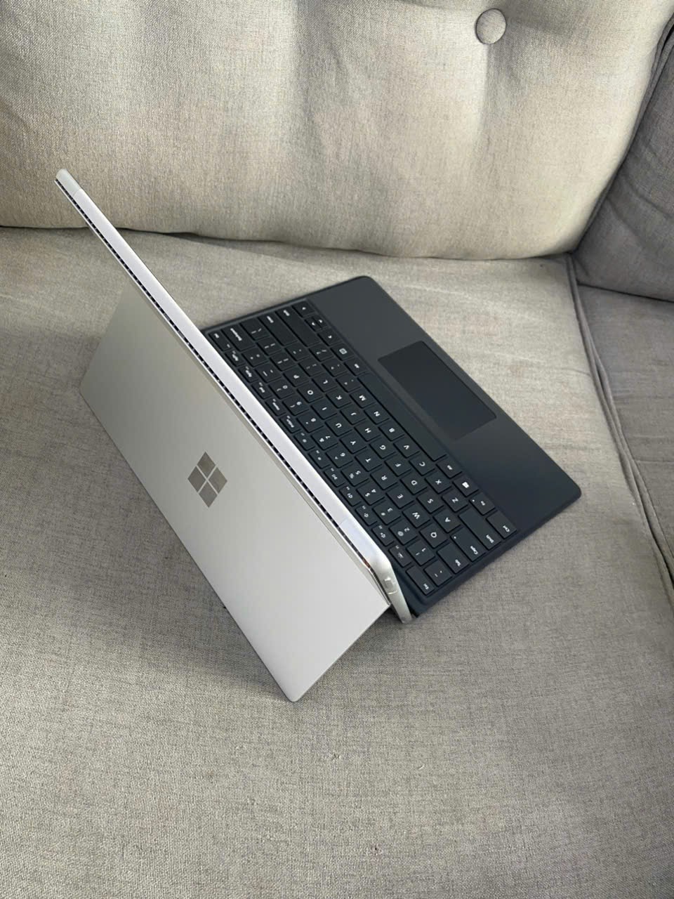 Laptop 2 trong 1 Microsotf Surface Pro 8 đẳng cấp doanh nhân