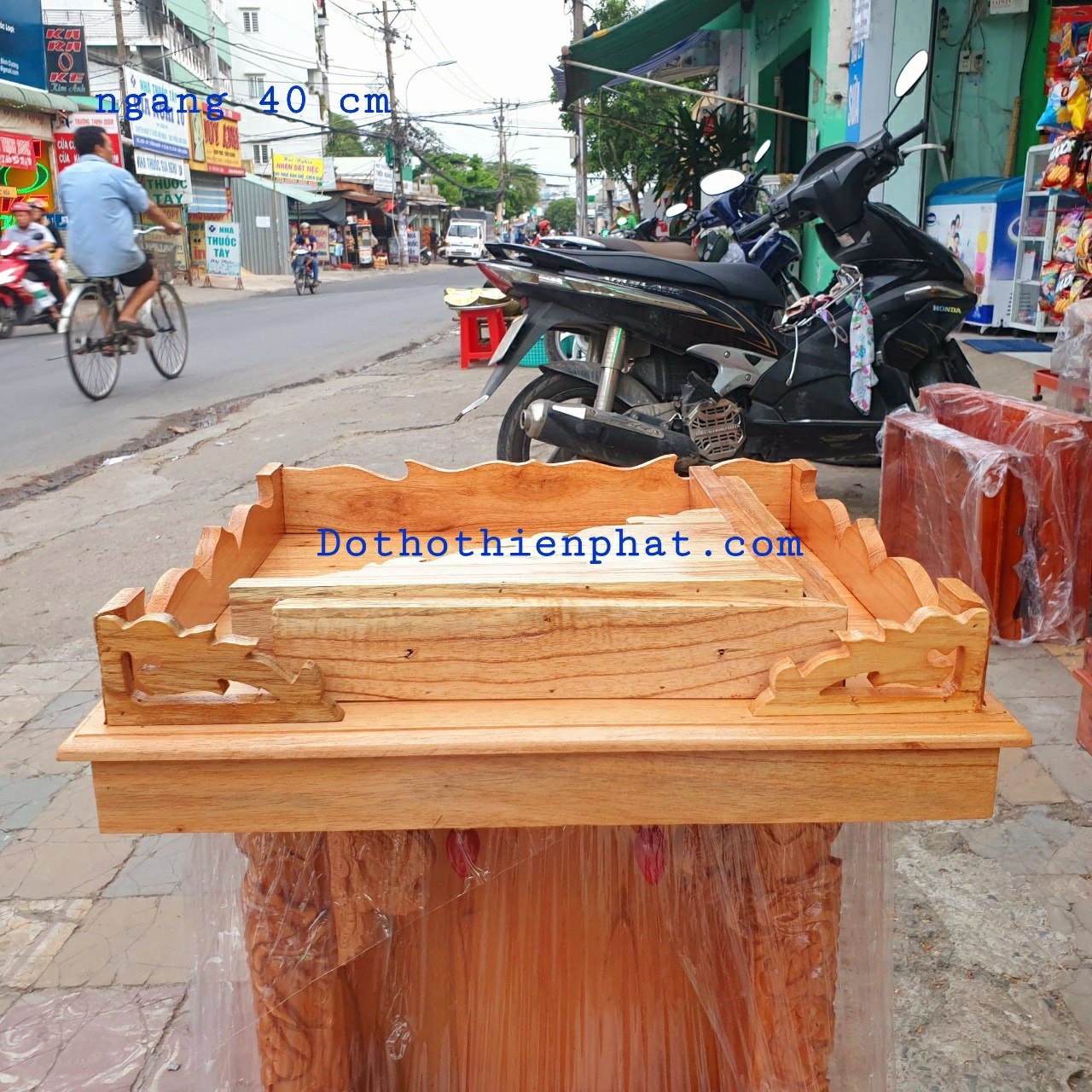 Bàn thờ treo tường gỗ xoan ngang 40 cm gồm 1 bộ ke đế
