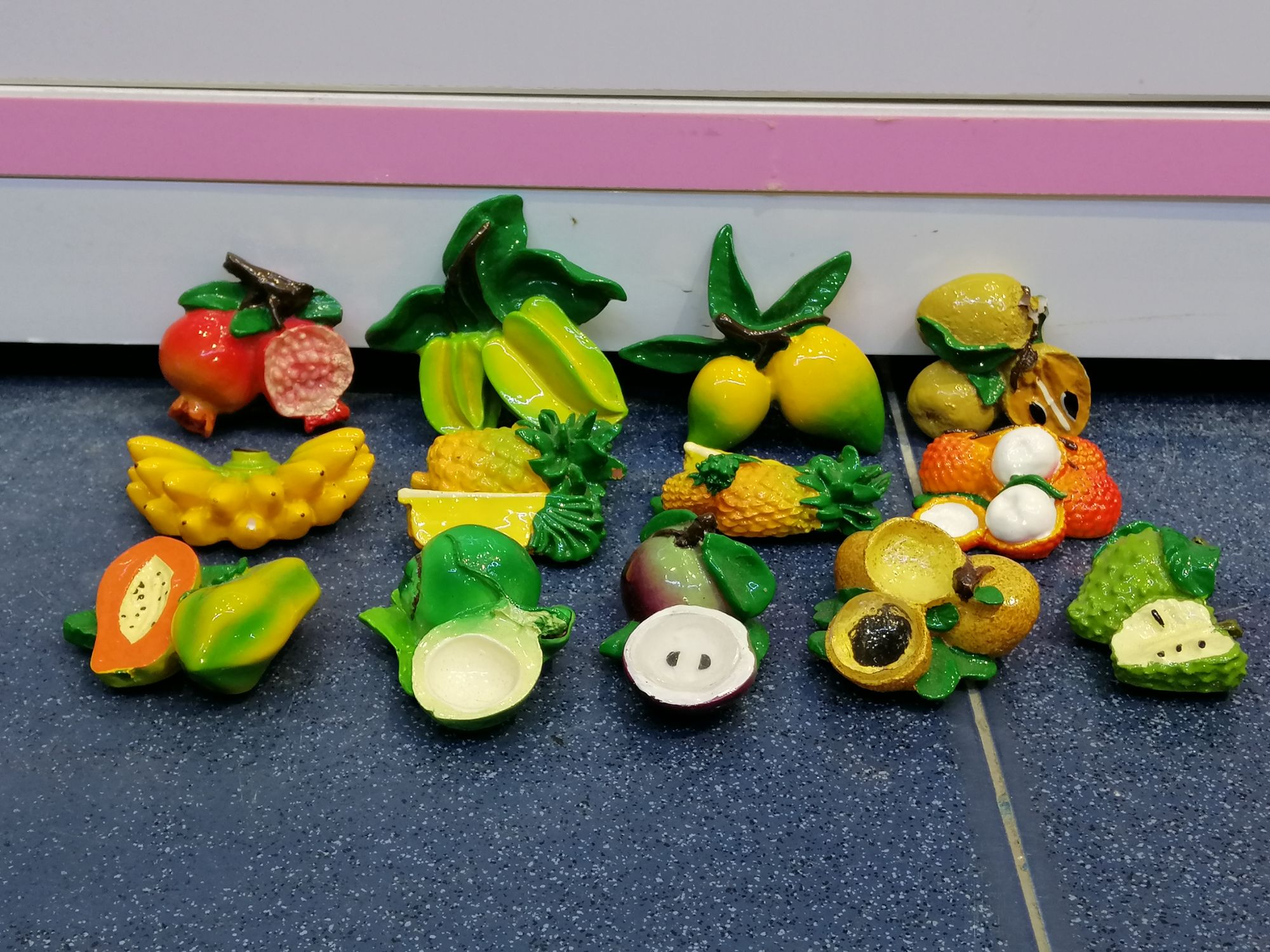 HÍT TỦ LẠNH HÌNH TRÁI CÂY