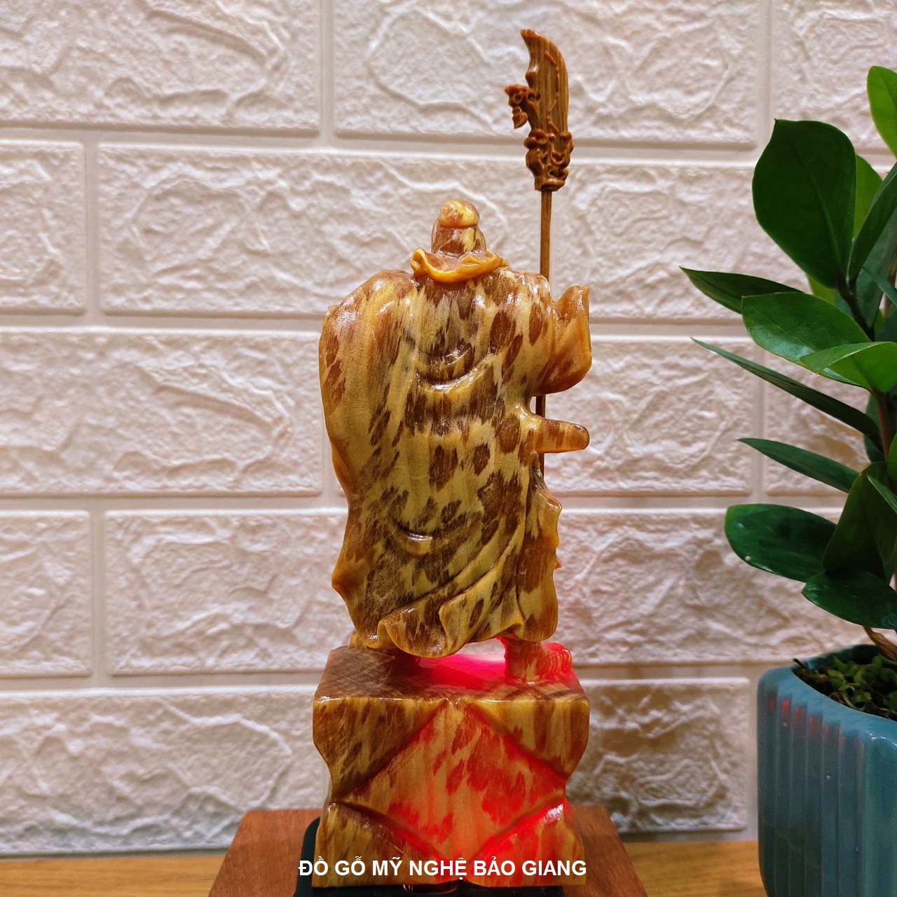 Tượng quan công gỗ huyết long cao 20 cm