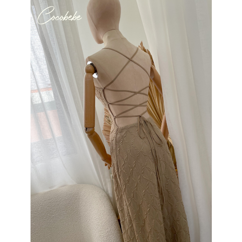 Đầm Yếm Dài Hở Lưng Cocobebe H0232