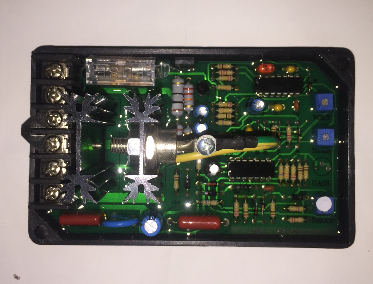diều áp máy phát điện AVR-MT702 ( aksamautu )