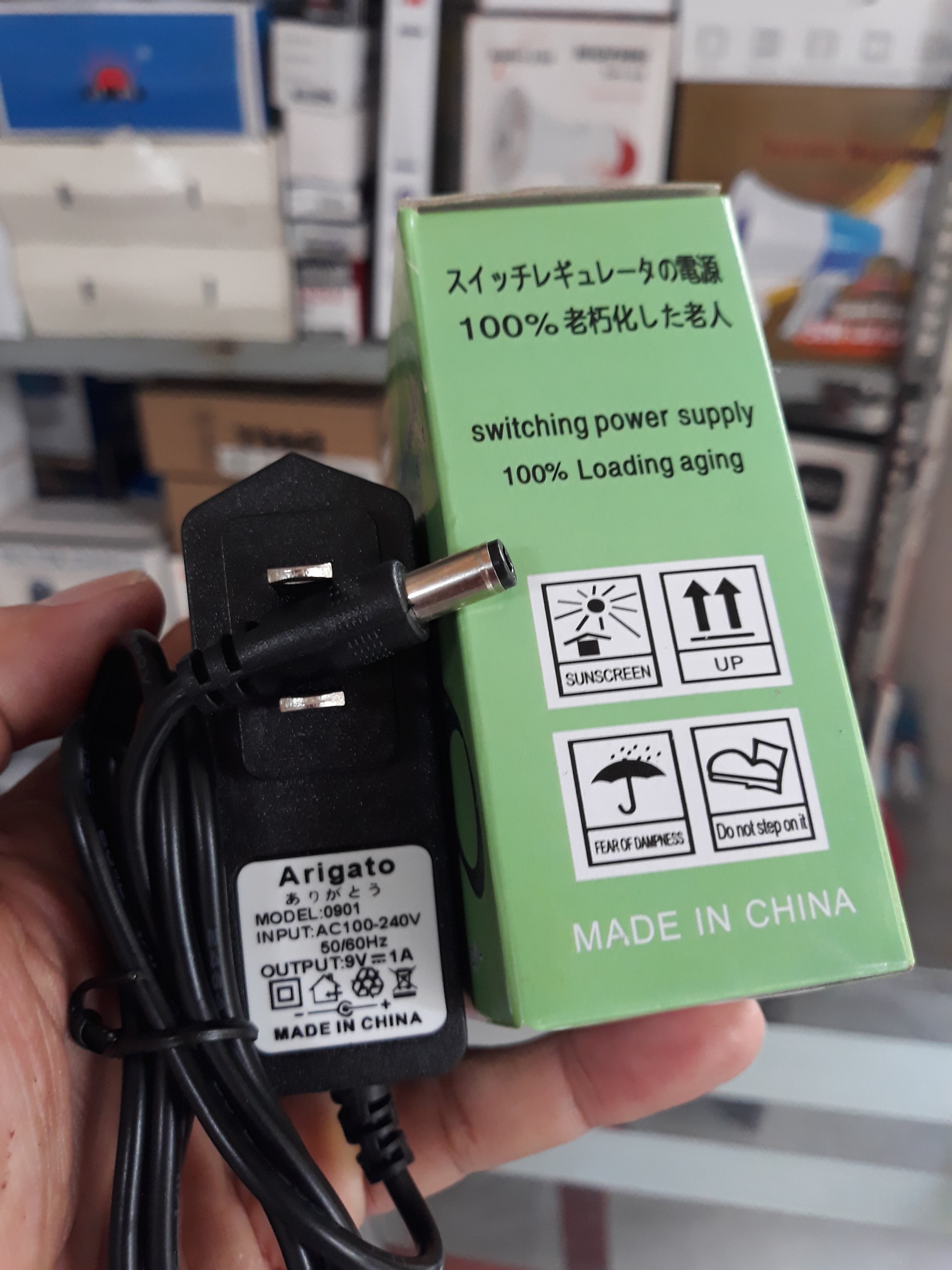 Nguồn Adapter Arigato 9V-1A Dùng Sạc Loa, Camera, Modem - (5.5 x 2.1mm)