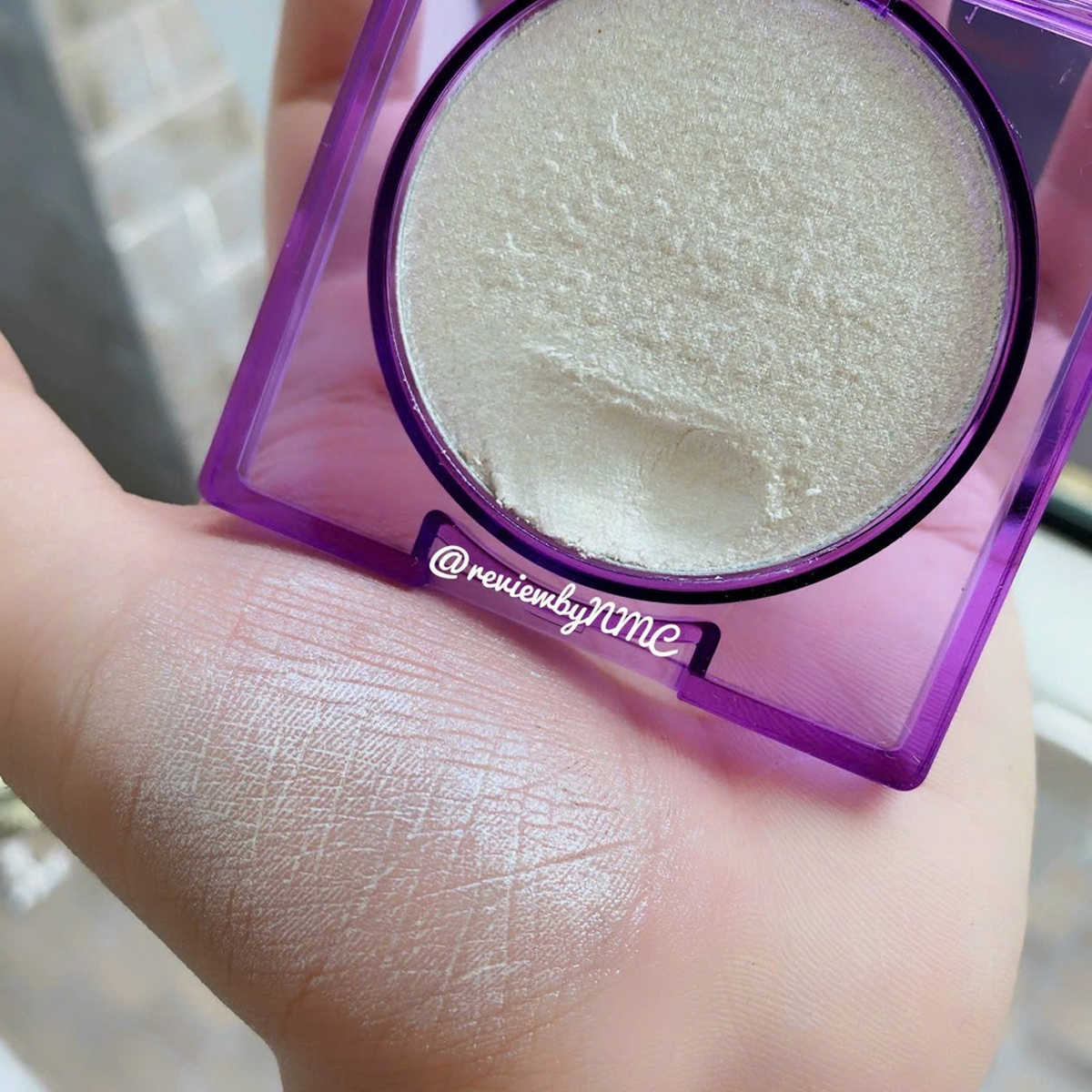 Phấn Bắt Sáng Kiss Beauty Highlighter Vỏ Tím