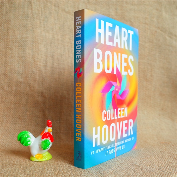 Heart Bones - Colleen Hoover
