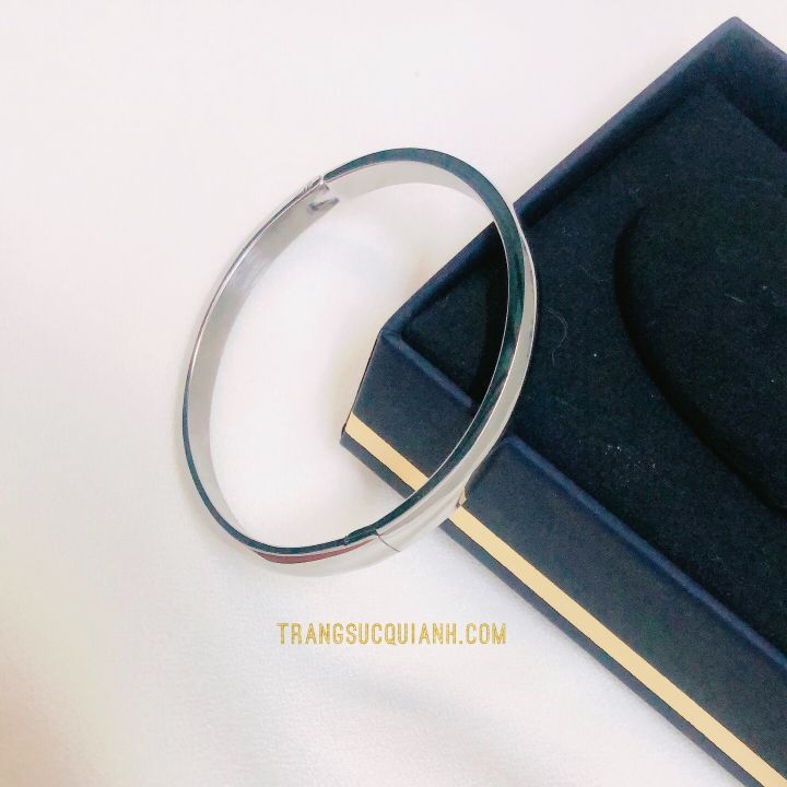 Vòng Tay Titan Trơn Không Đen Gỉ