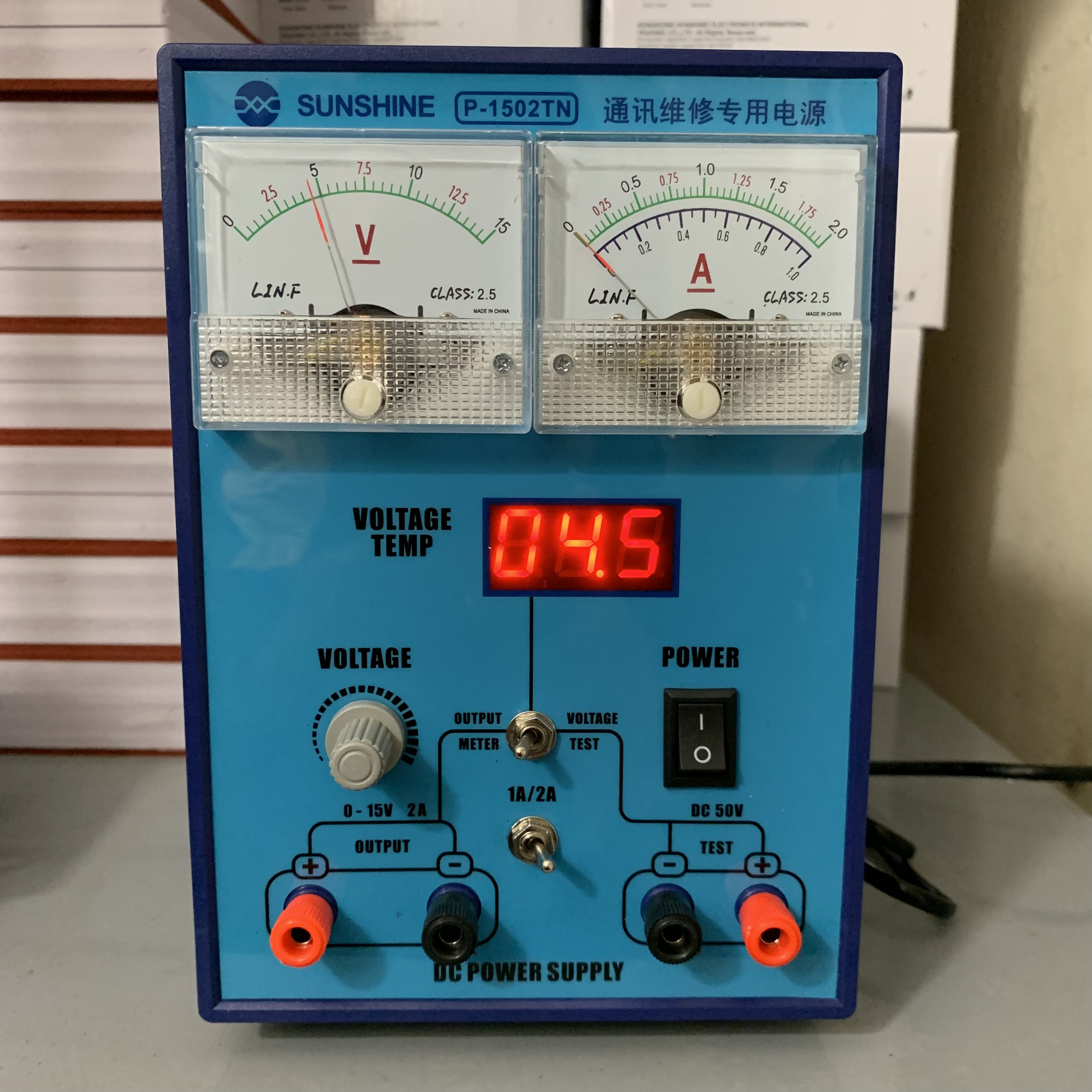 Máy cấp nguồn 2A-15V SUNSHINE P-1502TN