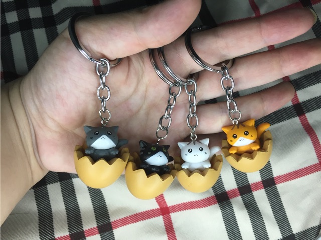 Móc khoá mèo trong quả trứng cute