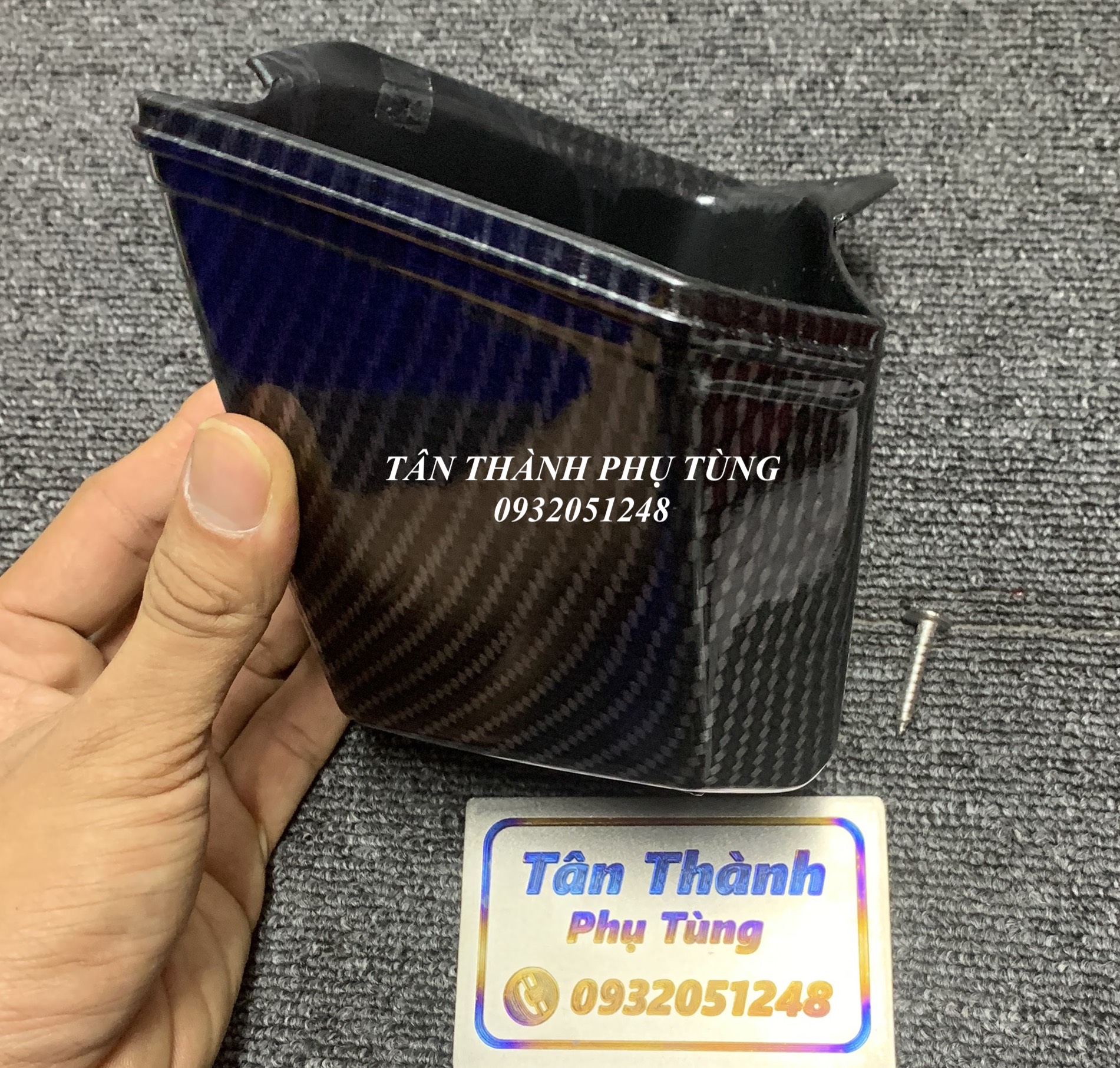 Hộc nhựa đựng đồ Air Blade 2020 kiểu Carbon