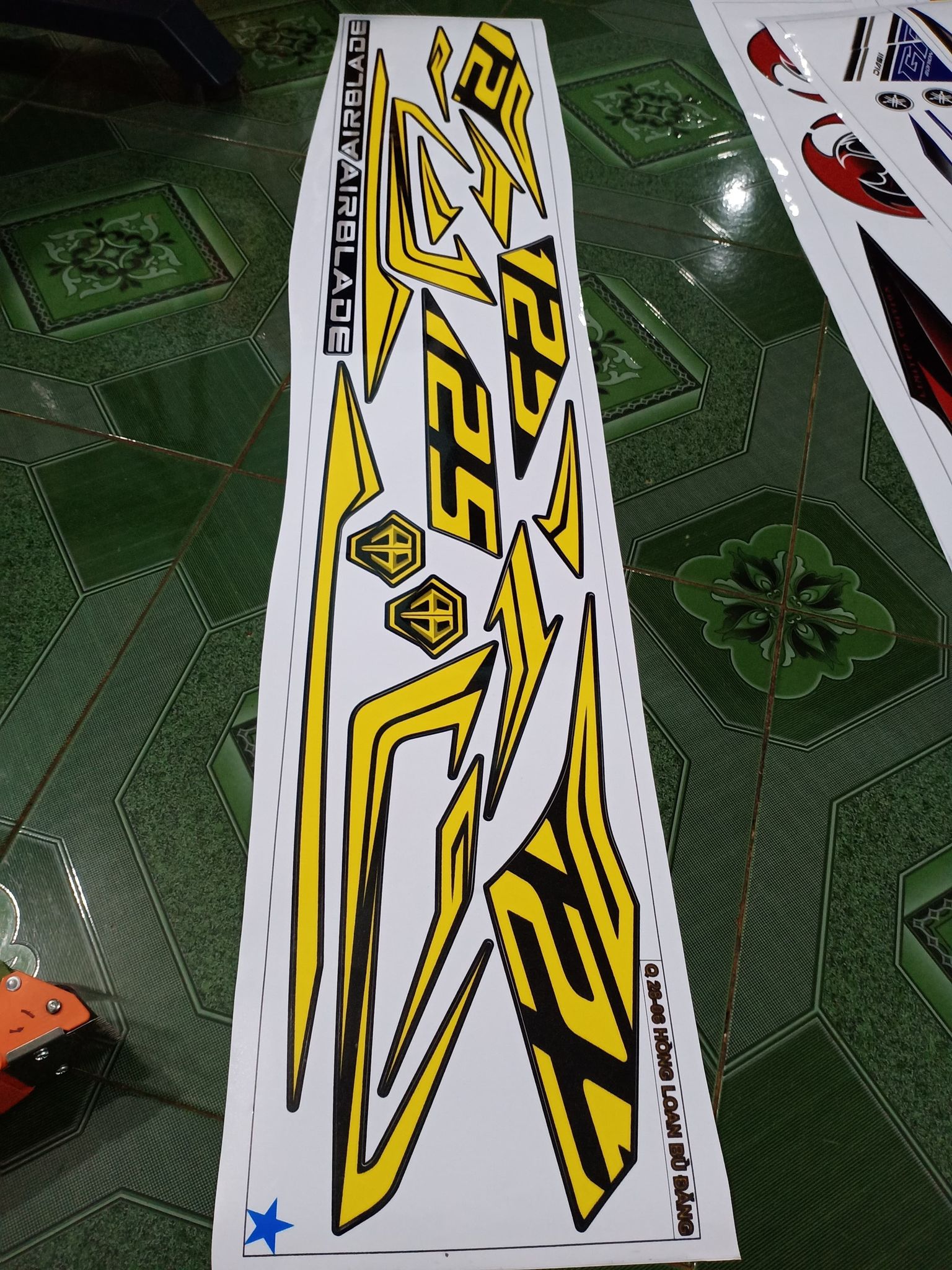 tem rời ab 125 2020 vàng xe đen