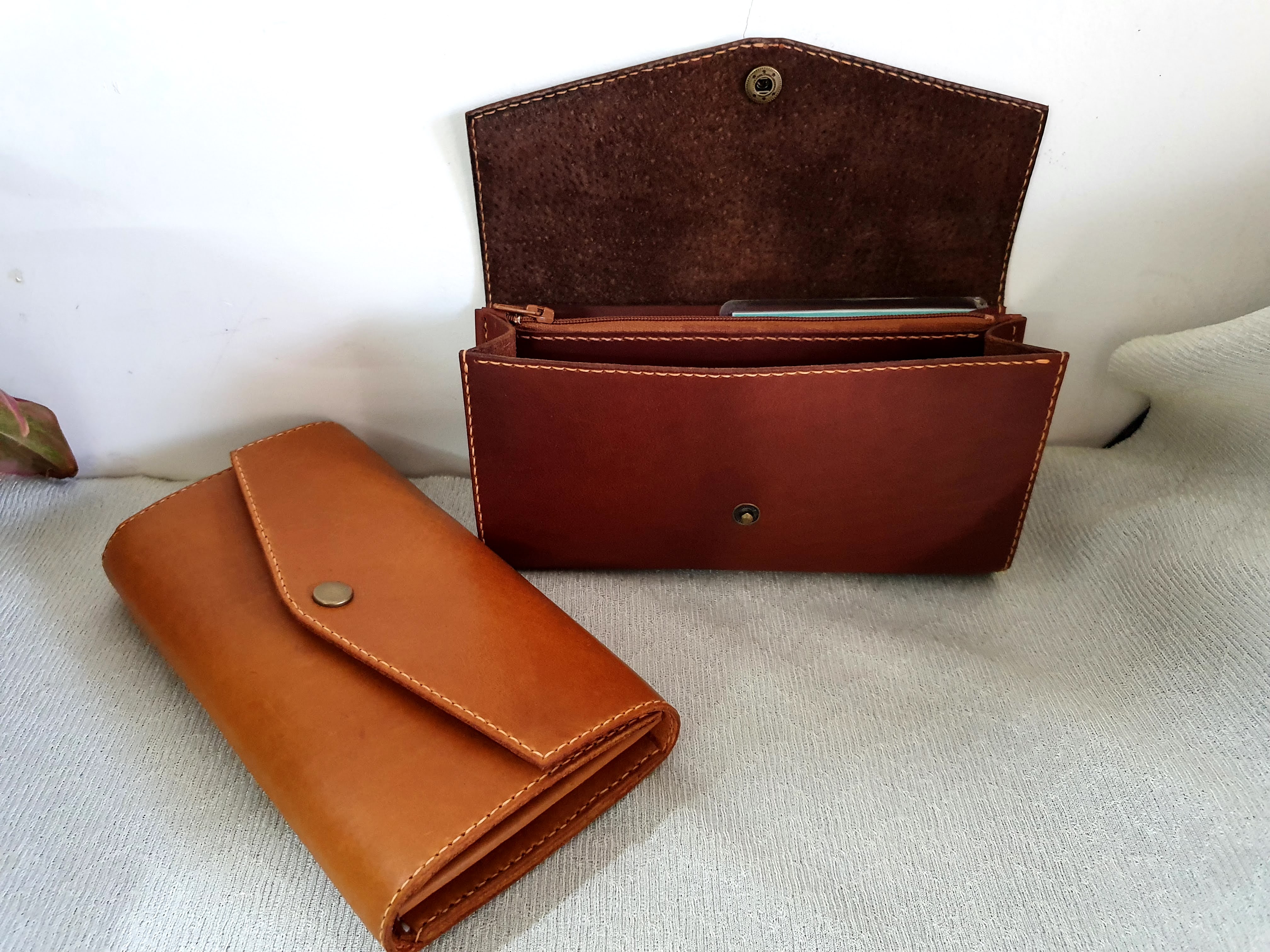 Ví nữ cầm tay bằng da handmade
