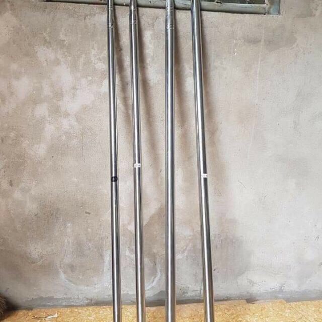(tặng kèm móc liềm )     sào bẫy chim treo lồng chim inox tặng kèm móc liềm cắt hoa quả tiện lợi