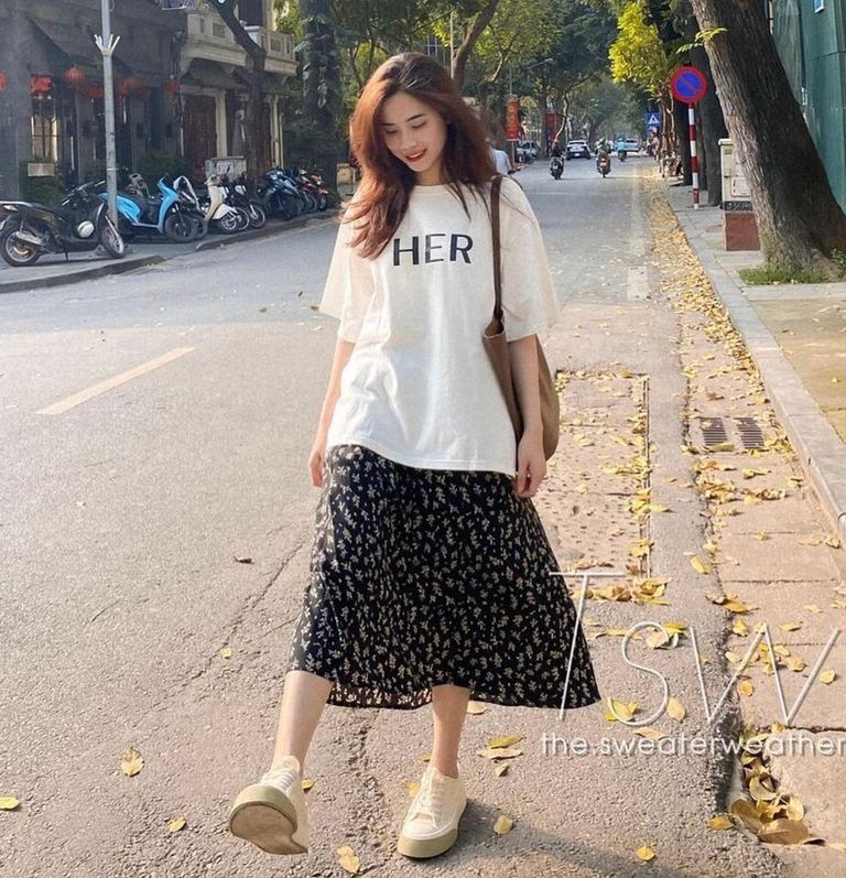 Set áo phông chữ Her chân váy hoa nhí , Áo thun cotton mix chân váy dáng dài AD111