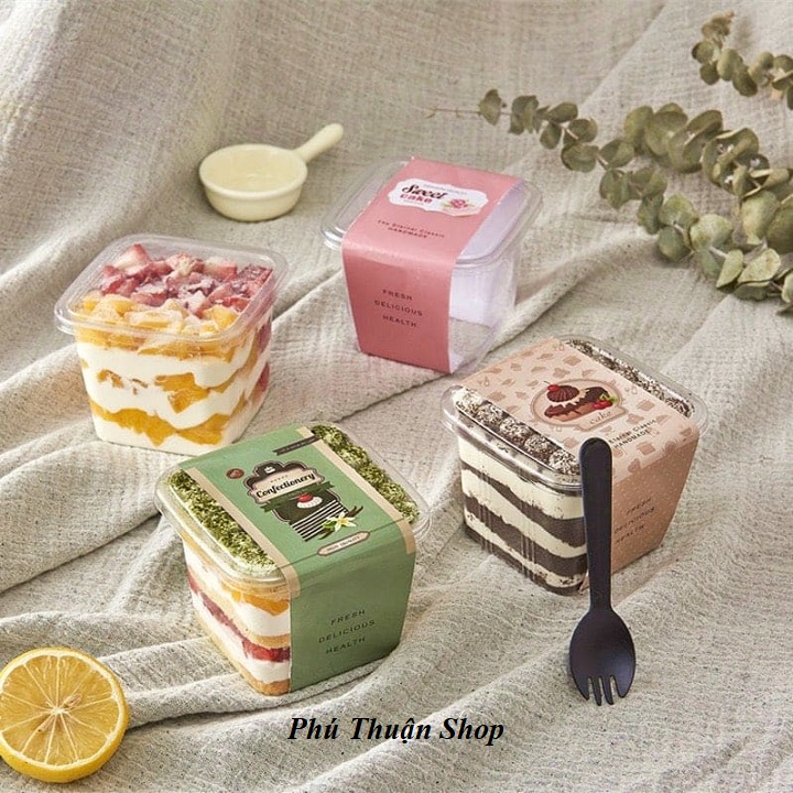 Combo 50 hộp vuông pet vuông tiramisu b10-8, miệng 8.5 cm x đáy 6.5 cm x cao 7 cm