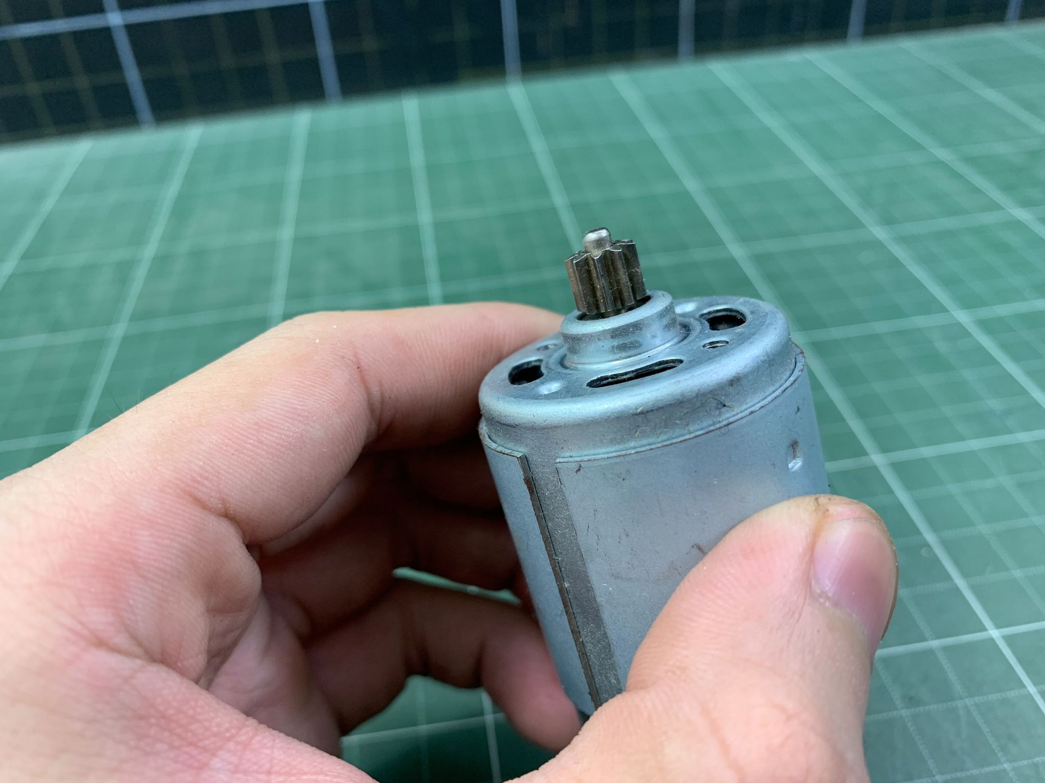 mô tơ 550 - 21v dành cho khoan pin