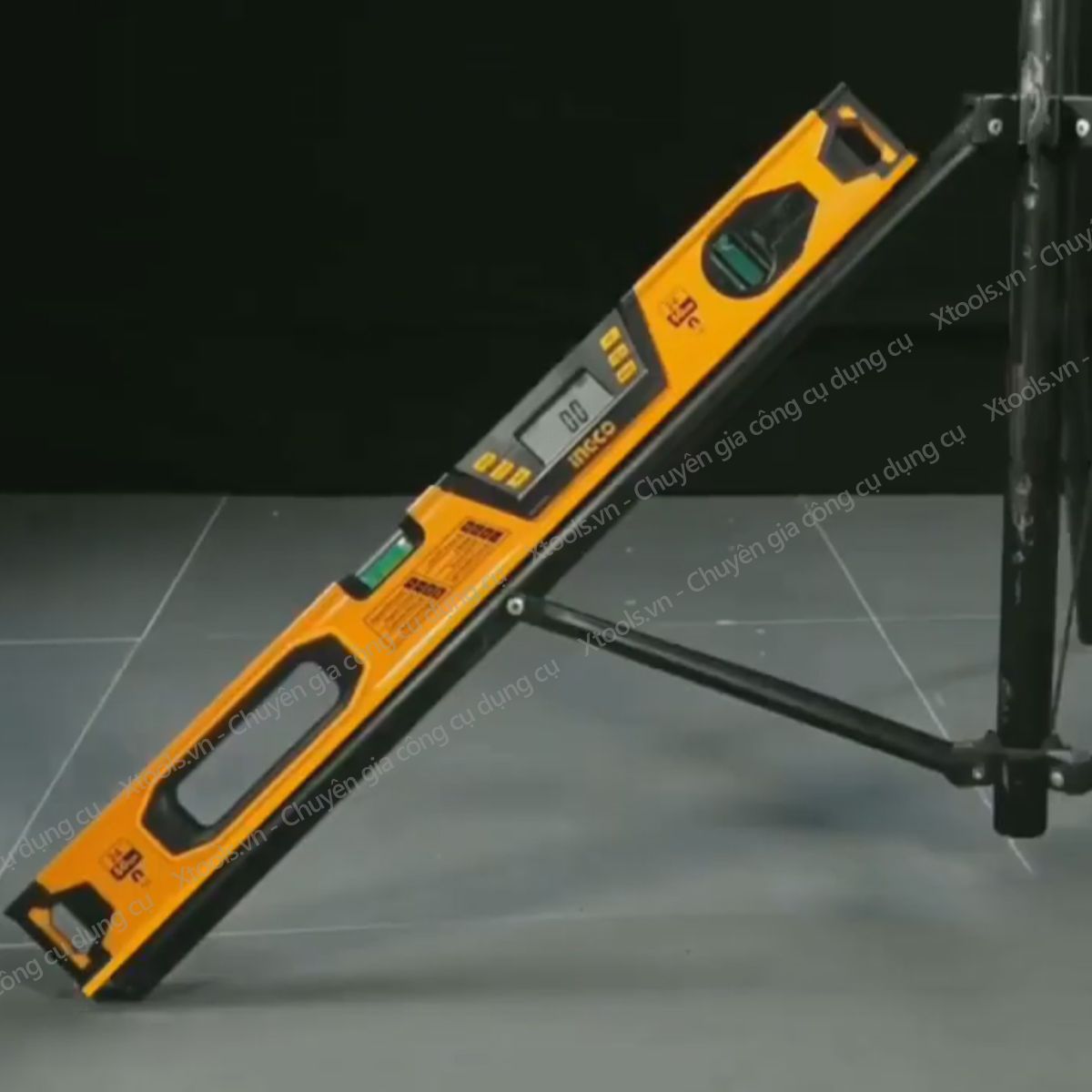 Thước đo kỹ thuật số INGCO HSL08060D 60cm Thước đa năng nam châm hút. Độ dày thanh nhôm 1.5m chất liệu nhôm cao cấp bền bỉ