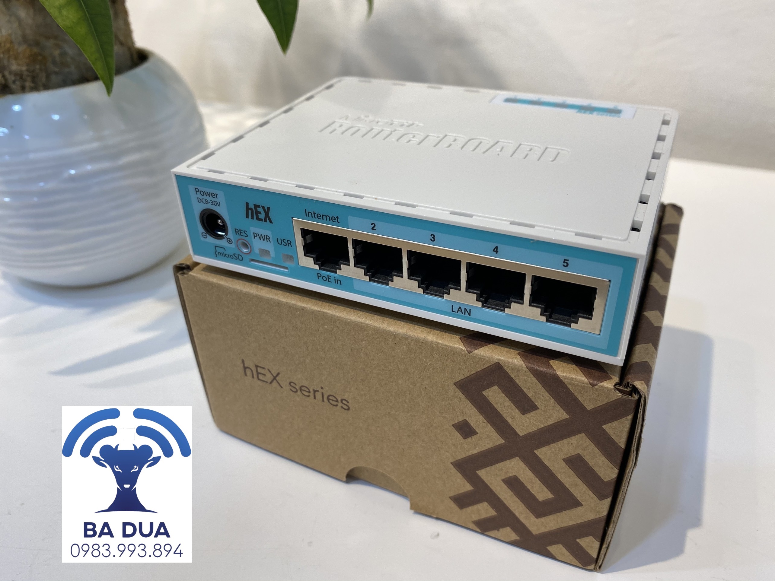 Router cân bằng tải Mikrotik rb750gr3 ( New )