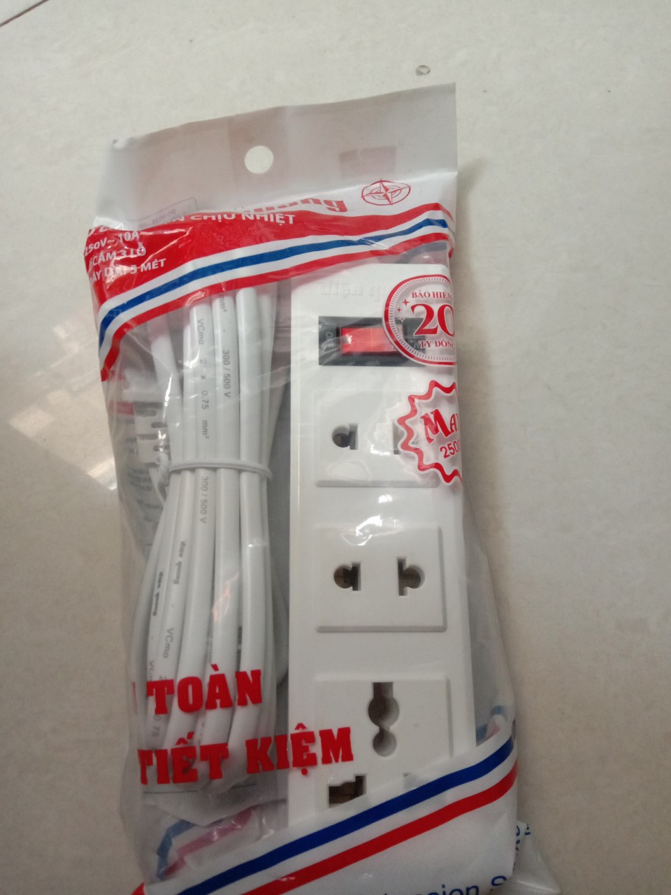 ổ cắm dây 3 lỗ 2m,5m điện quang