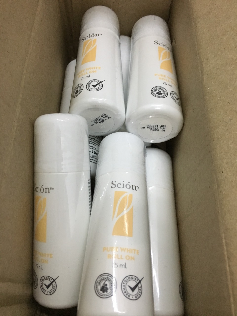 Lăn nách khử mùi Scion Pure White Roll On 75ml