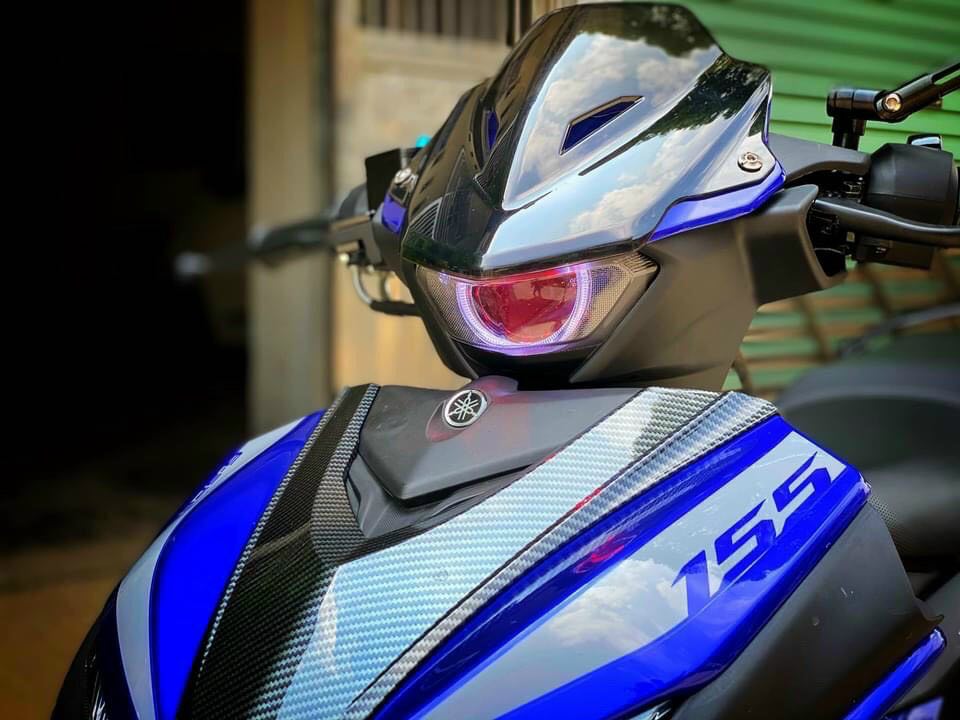 Ốp đầu mão ex155 nhô 2 sọc khói