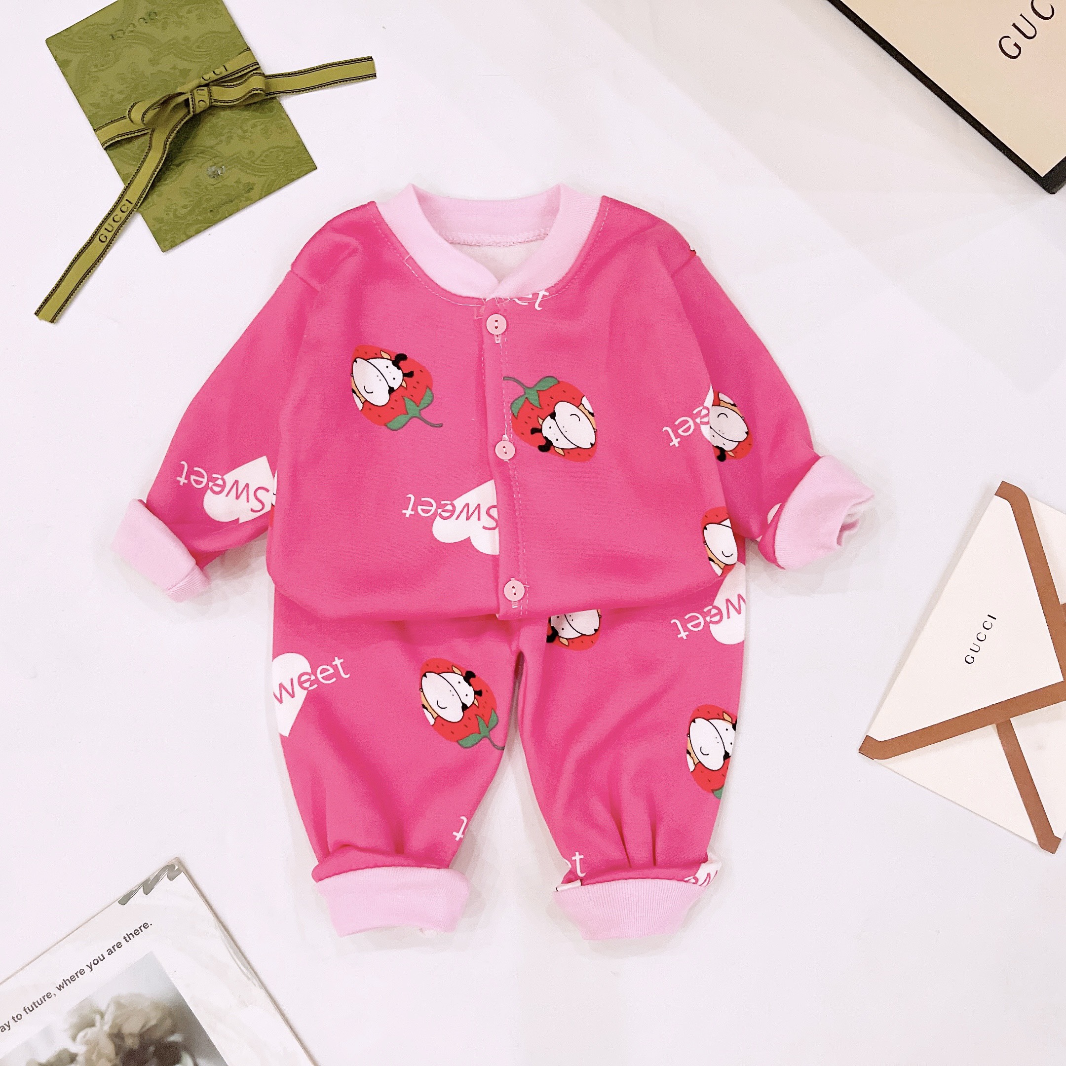 Bộ nỉ bông chất cực đẹp cho bé yêu