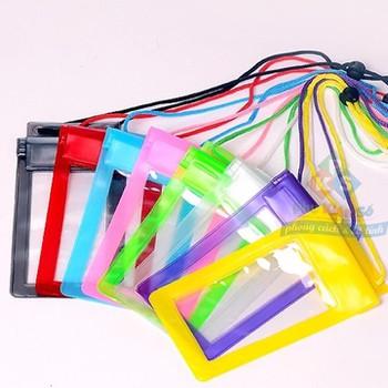 Túi đựng điện thoại chụp hình dưới nước.