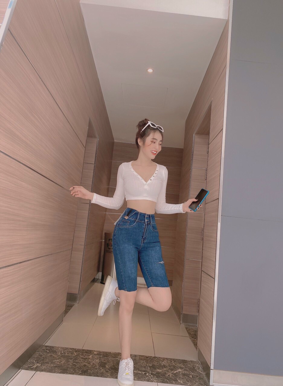 Quần jean nữ lưng cao - quần jean ngố - chất liệu jean co giản - thiết kế đơn giản dễ phối đồ