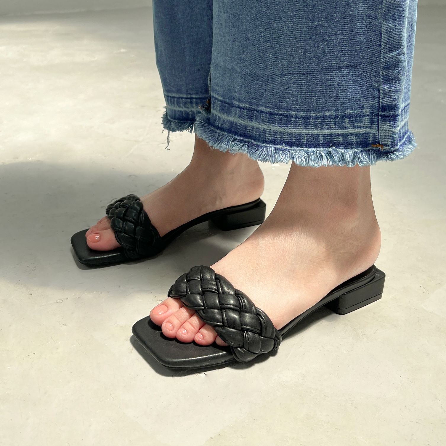 OLV - Dép Black Braided Slide Sandals