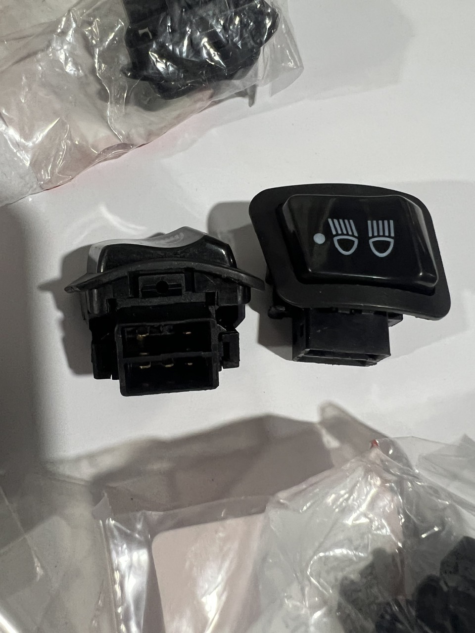 Nút công tắc 3 chế độ (đèn cos.pha) dùng cho các dòng xe future 125. Led ;winnerx (2 tầng 5 chân)