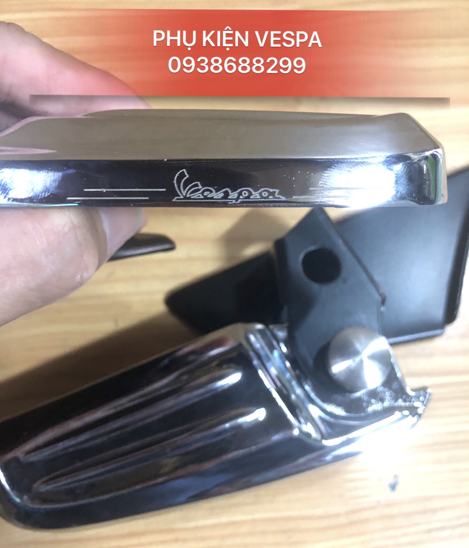 [HCM]gác chân vespa có nút bấm