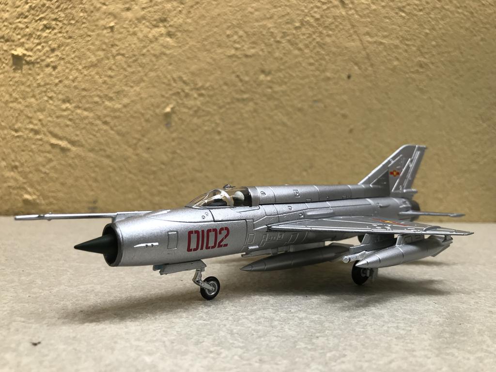 [HCM]Mô hình Máy bay tiêm kích MIG 21  1:72