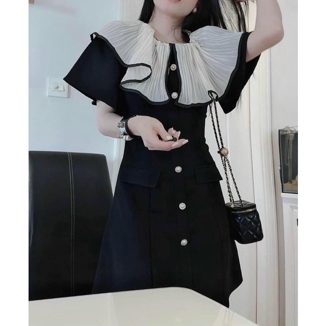 Đầm cổ trắng voan bèo kết nút ngọc