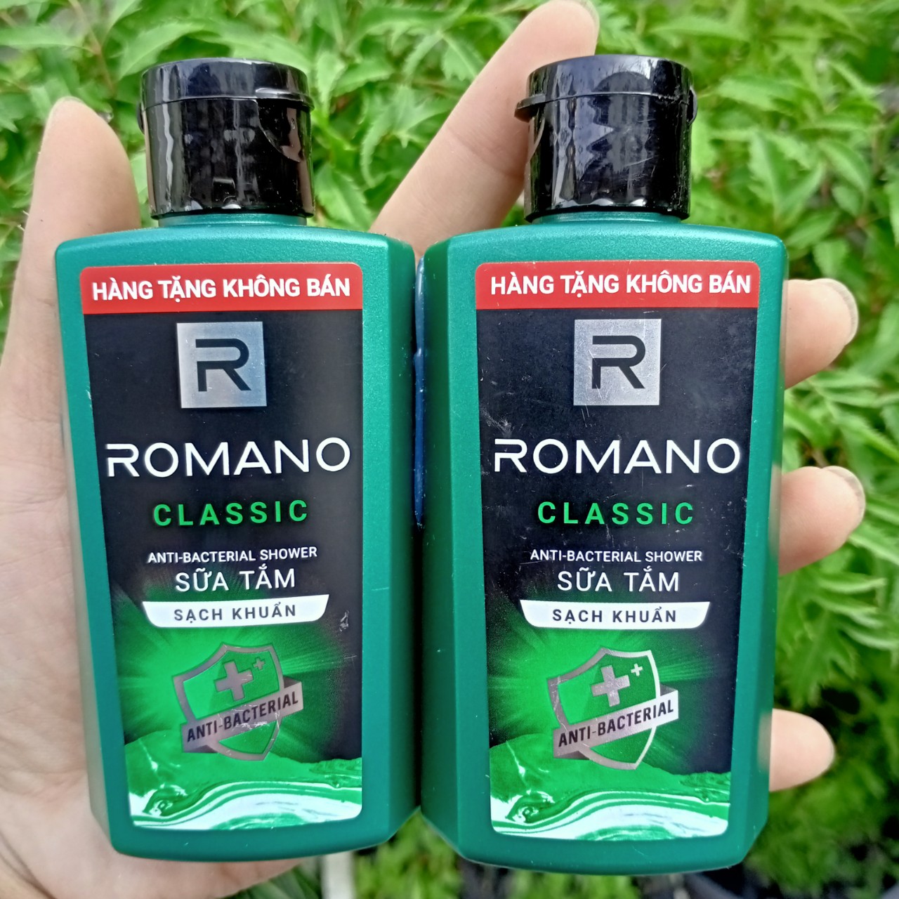 Bộ sữa tắm 60g + Dầu gội Romano 60g