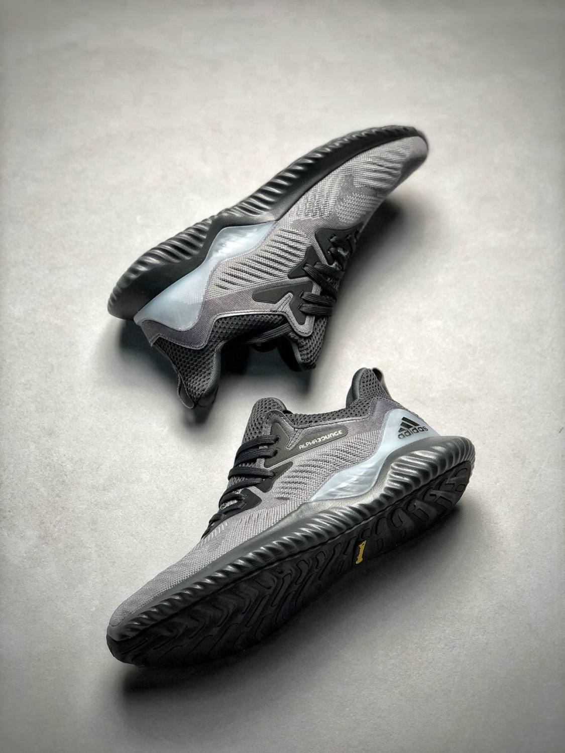 GIÀY ADIDAS ALPHABOUNCE BEYOND