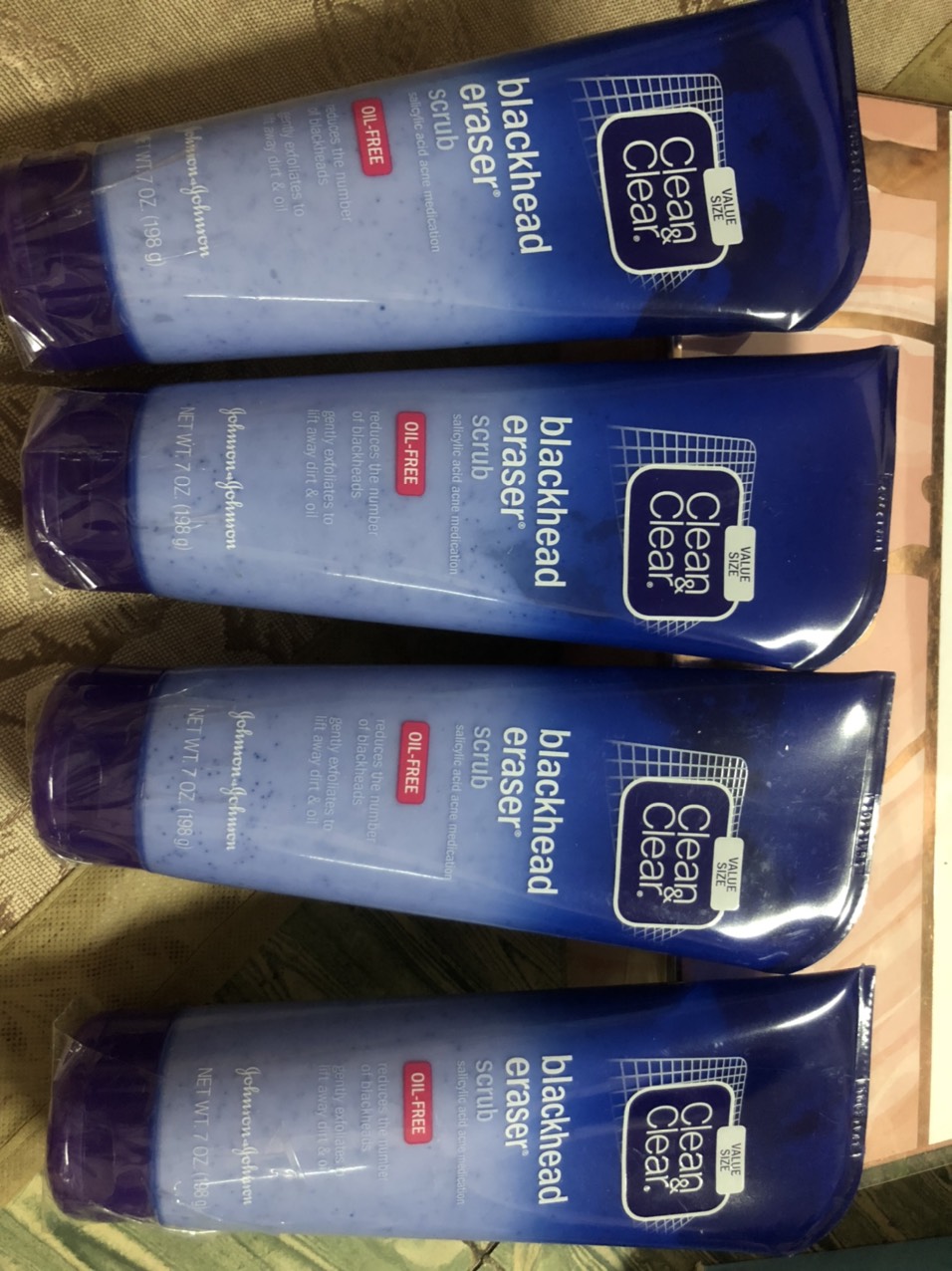 Clean & Clear Blackhead Eraser Scrub