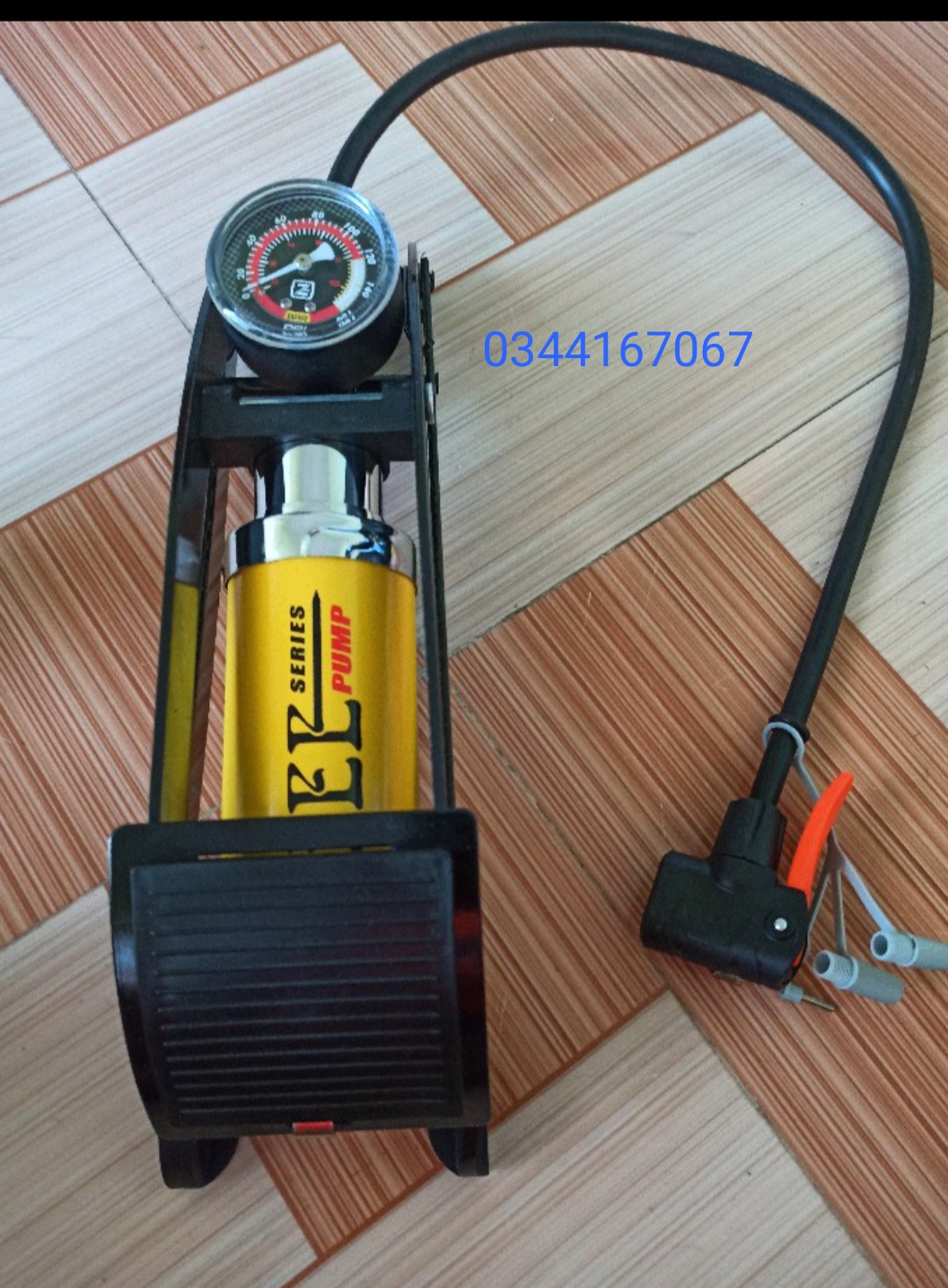 Bơm hơi đạp chân 1 xilanh hãng BEE