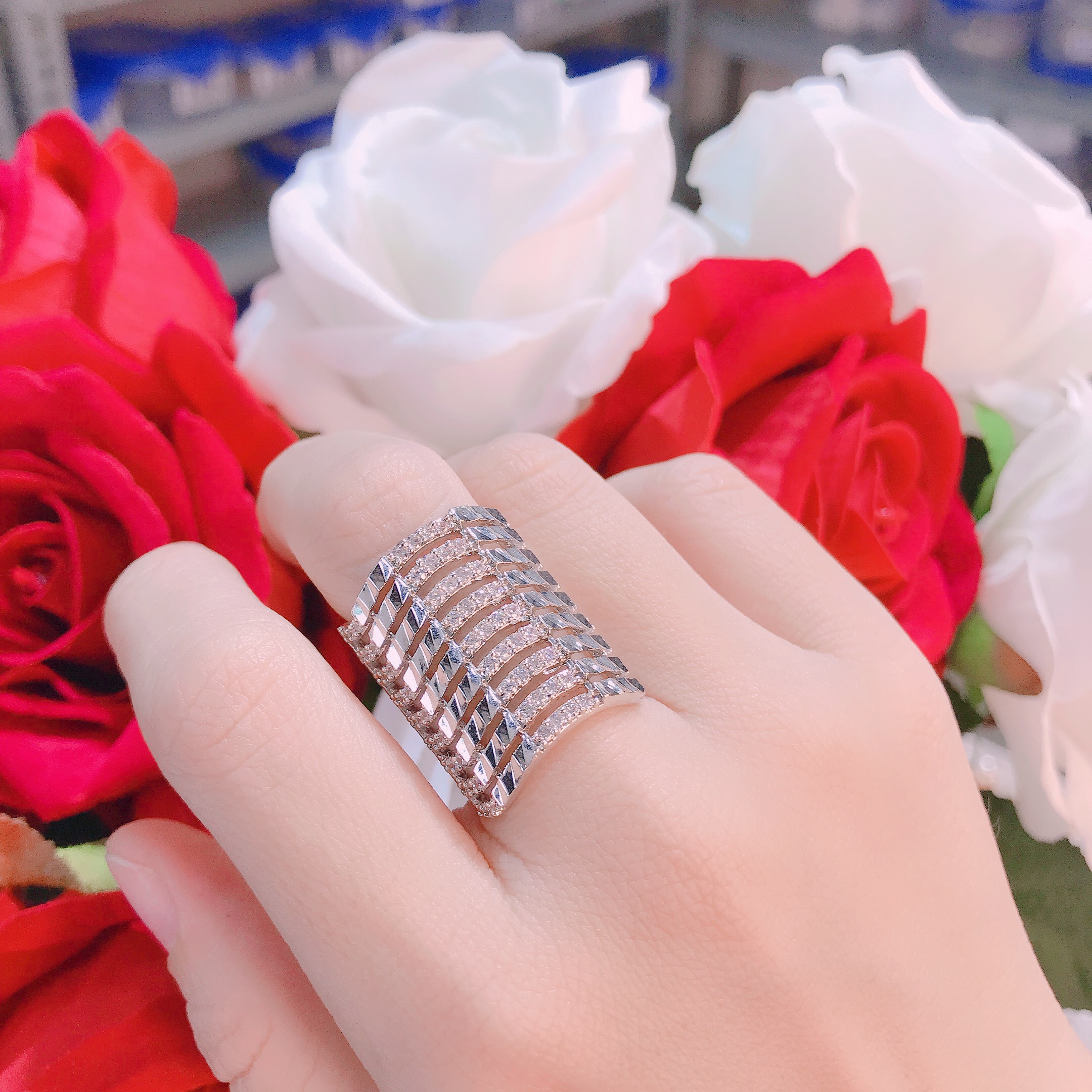 Nhẫn nữ vàng, nhẫn đẹp đính đá pha lê, nhẫn vàng 24k mạ vàng thật cao cấp, nhẫn bạc Ý kim cương thời trang - Trang Sức GADO N034 CAM KẾT KHÔNG ĐEN