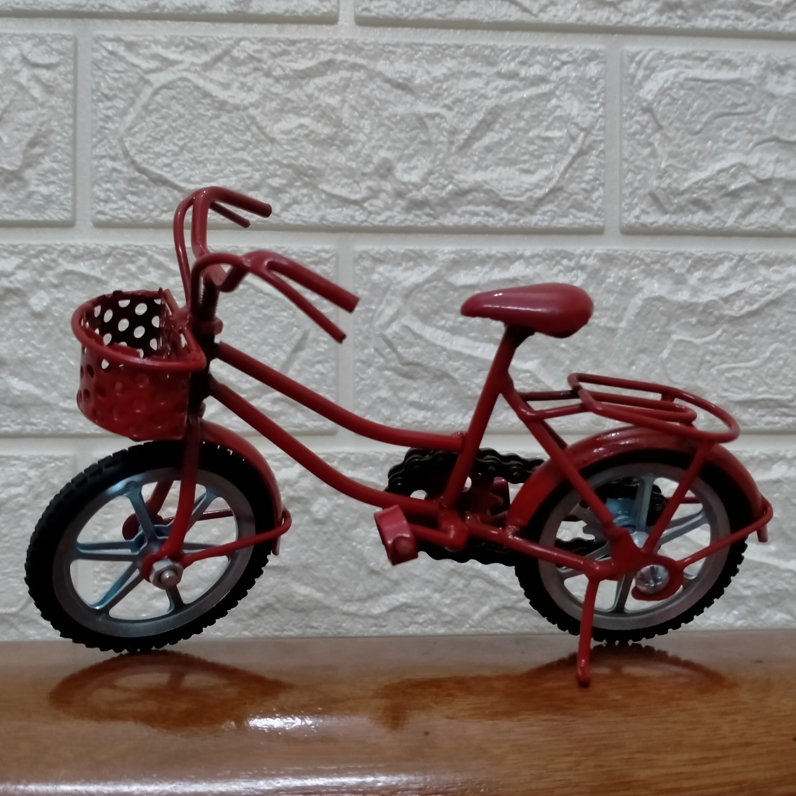 Mô hình xe đạp sắt ( màu đỏ , size nhỏ )