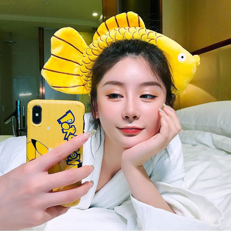[HCM]Cài Tóc Rửa Mặt Trang Điểm Cá Chép Vàng 4D Dễ Thương