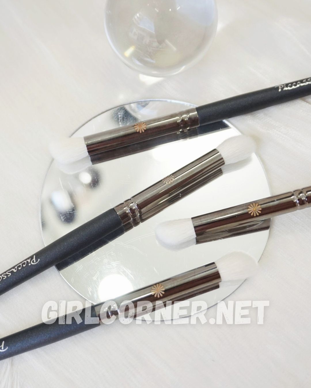 [HCM]Cọ nhấn sáng - tán bầu mắt Piccasso 239