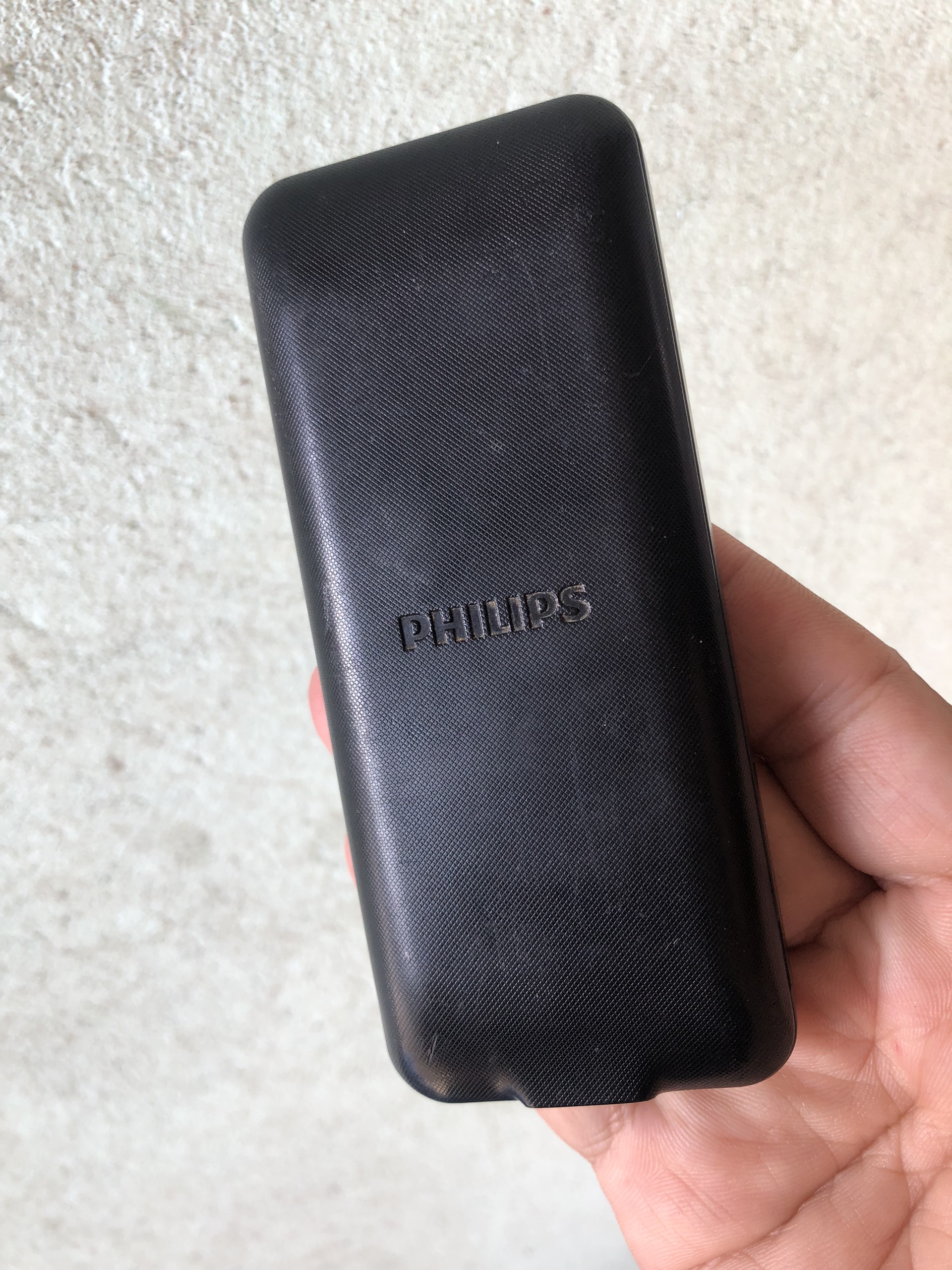 Điện thoại Philips E180