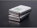 Bật Lửa Zippo Cỏ 4 Lá May Mắn (Bạc)