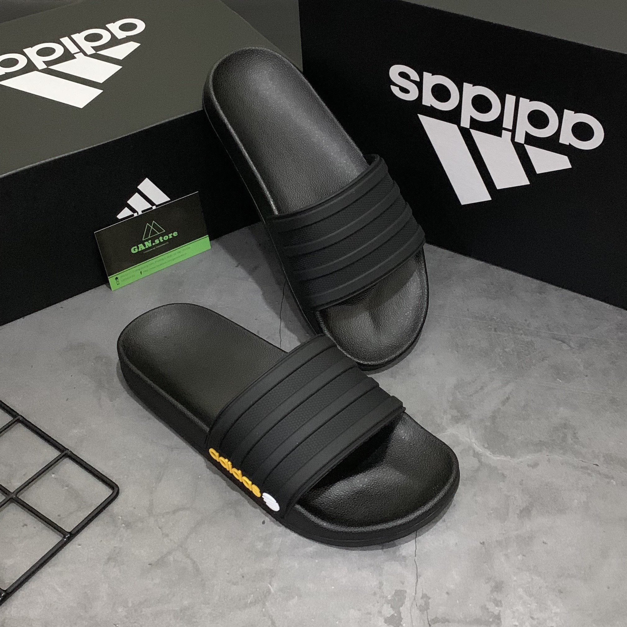DÉP ADIDAS BÁNH MÌ ADILETTE ĐEN - DÉP FULL BOX