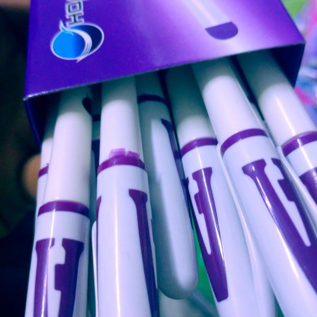 HỘP 12 BÚT CHỮ A