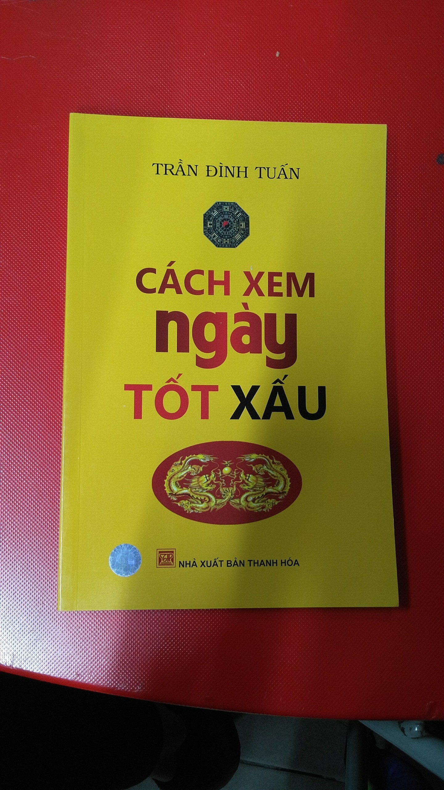 Sách - cách xem ngày tốt xấu