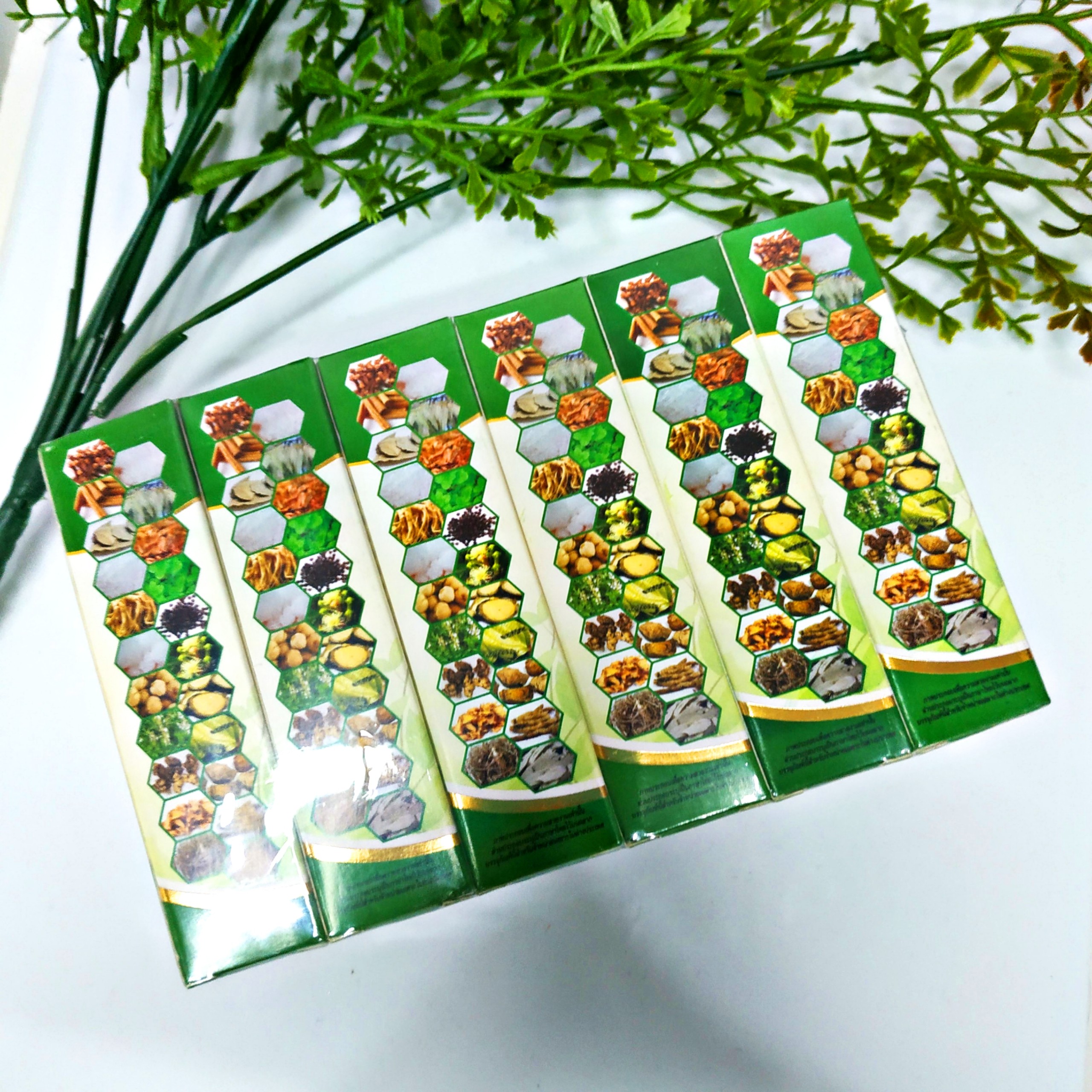 Dầu 22 Vị Thảo Dược Bà Gìa OTOP Thái Lan
