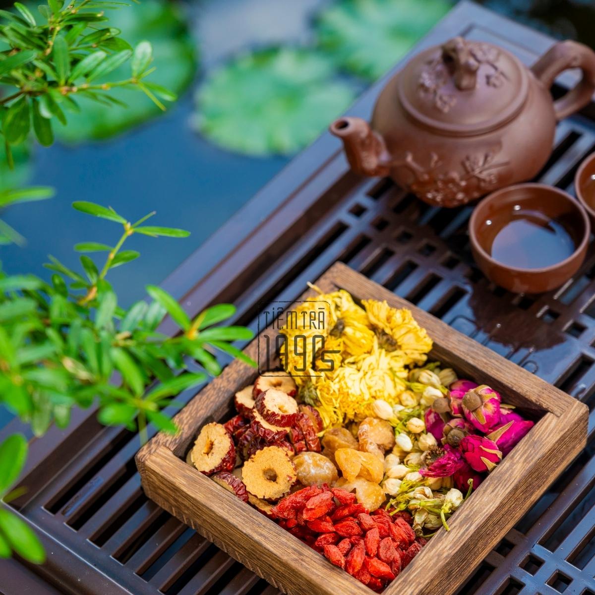 Trà Dưỡng Nhan 6 Vị Trà Thảo Mộc Tiệm Trà 1990s (Hoa Cúc; Nụ Hoa Hồng; Long Nhãn; Kỷ Tử; Táo Đỏ, Cỏ ngọt, Hoa Nhài )