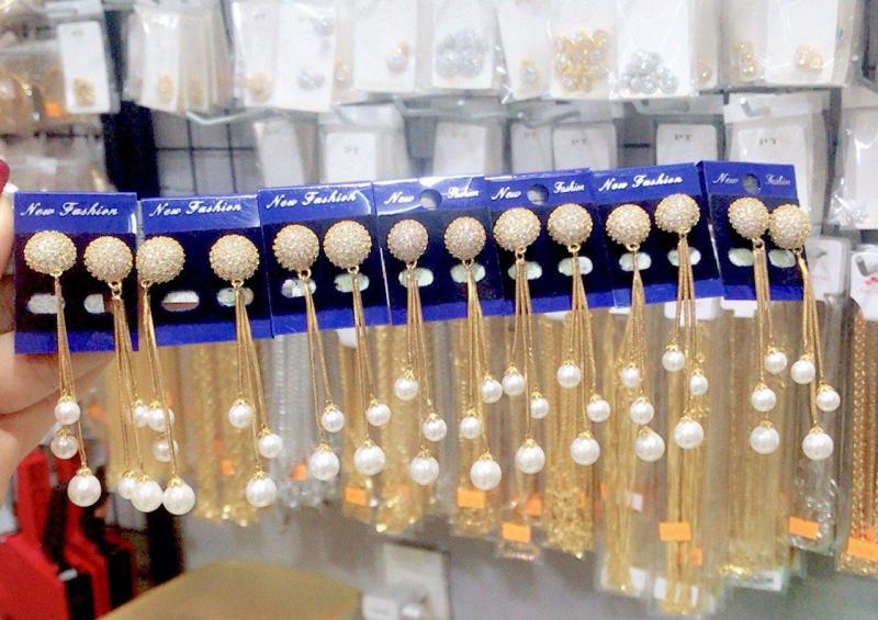 Bông tgai nữ mạ vàng 18k