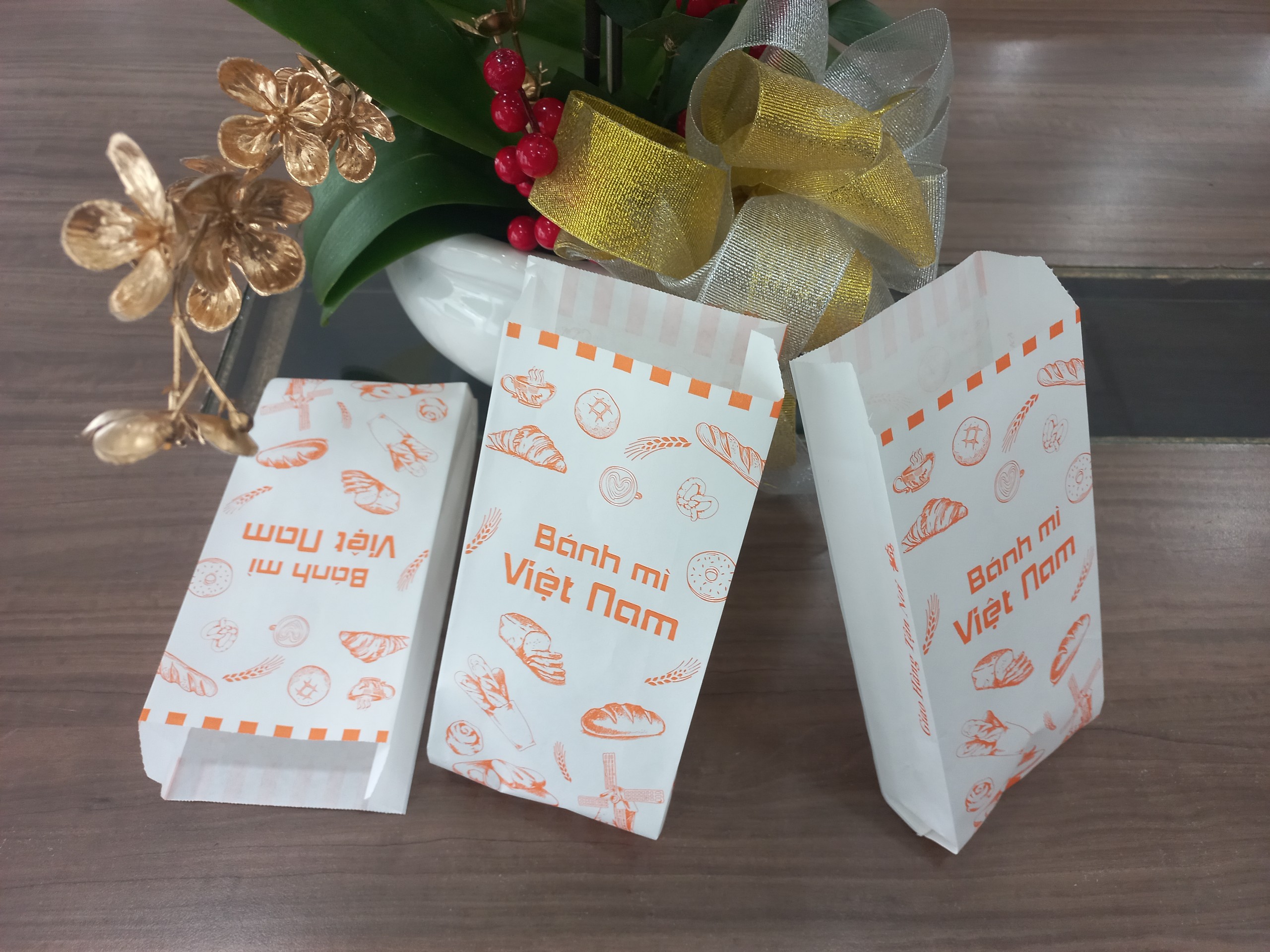 100 cái túi giấy bánh mì in sẵn