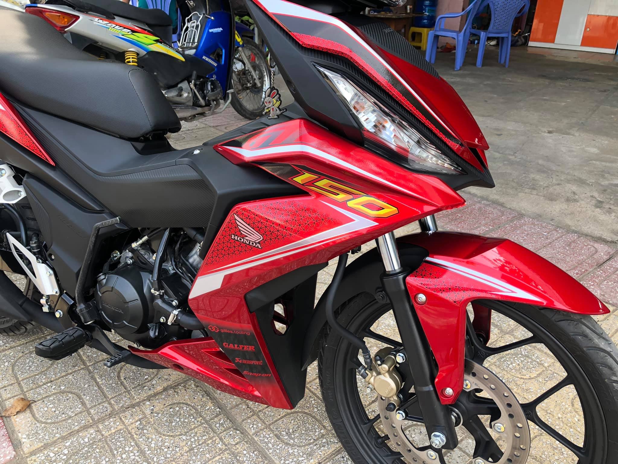 Tem rời winner zin dán xe đỏ